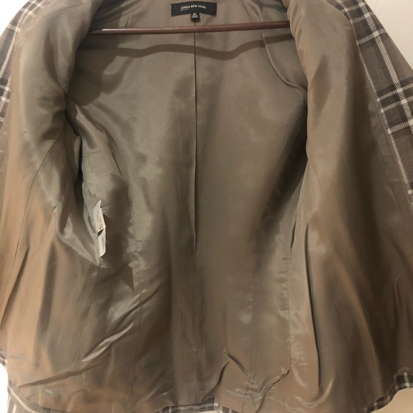 Jones of New York suit - pretty wool and polyester with nice texture - Picture 3 of 4